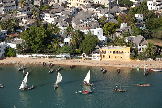 2 DAYS LAMU BY AIR